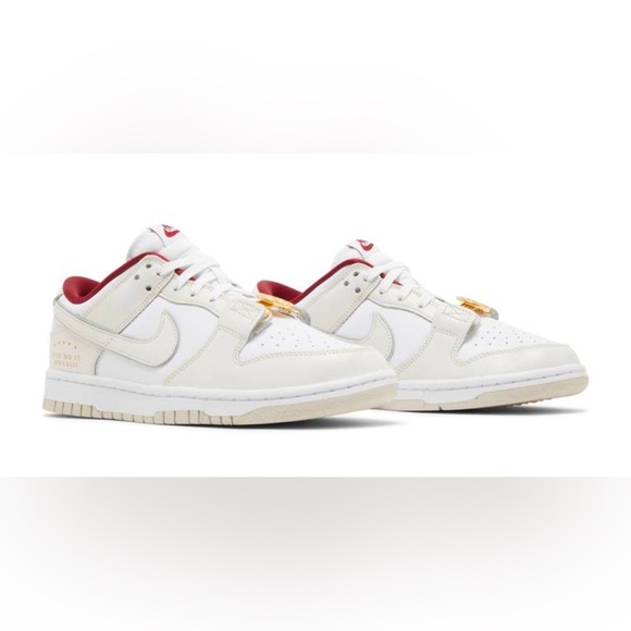WMNS Dunk Low SE Sisterhood - Picture 1 of 2